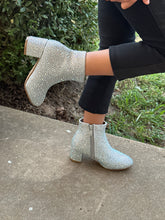 Load image into Gallery viewer, Girls Boots/Silver-Iceberg-12K