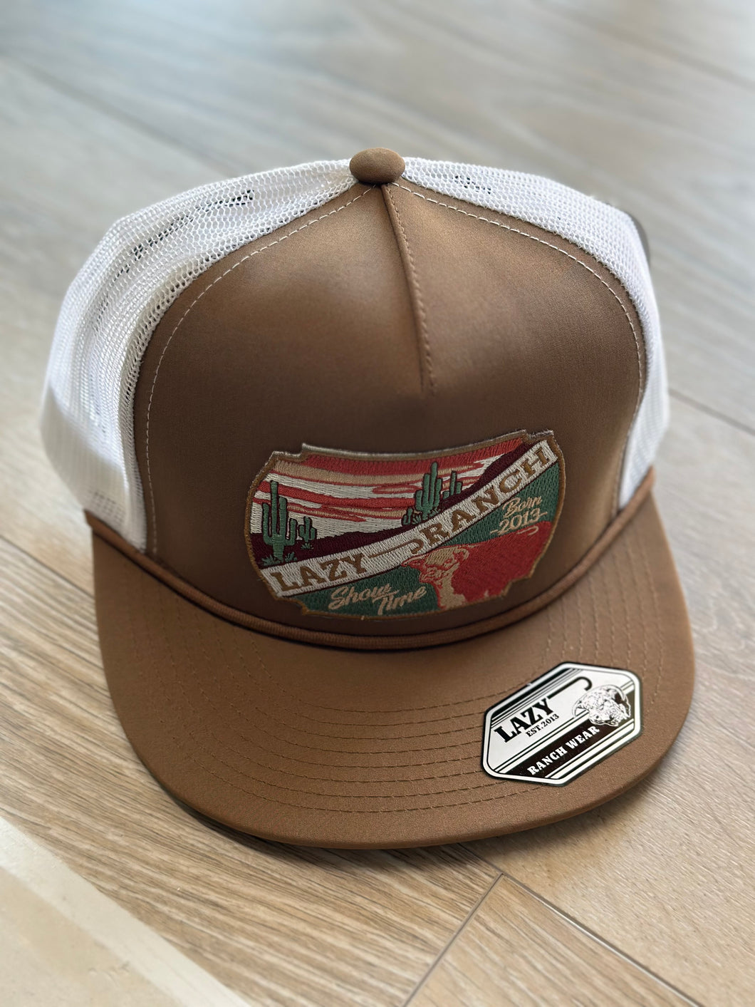 Lazy Ranch/Coyote Brown & White-CBWHT4-SHOWTIME On