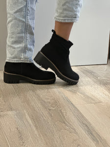 Very G Women Boots/Black-Dashing