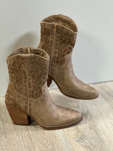Very G Women Boots/Beige-Encicnitas