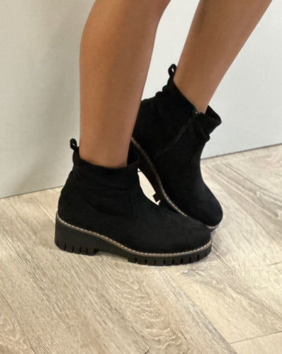 Very G Women Boots/Black-Dashing