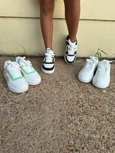 Load image into Gallery viewer, Girls Tennis shoes/White-Rexx-01K