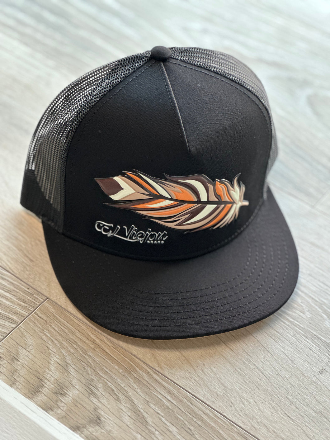 El Viejon/Black Cap-Feather