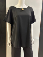 Load image into Gallery viewer, Women Plus Top/Black-QT-3500X