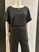 Load image into Gallery viewer, Women Plus Top/Black-QT-3500X