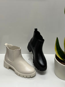 Women Boots/Black-Maddie-1