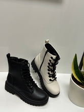 Load image into Gallery viewer, Women Boots/Off-White-Epsom