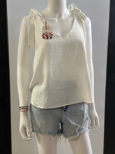 Load image into Gallery viewer, Women Top/Ivory-MN1807B