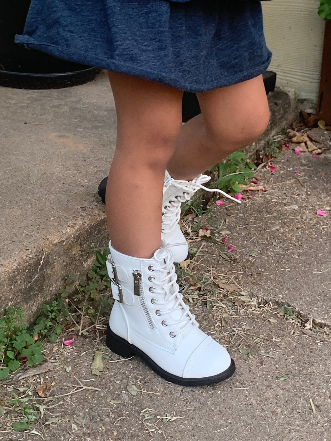 Infant Boots/White-Poet-1A