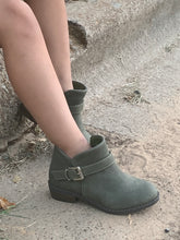 Load image into Gallery viewer, Infant Boots/Olive-Essie-11E