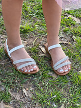 Load image into Gallery viewer, Girls Sandals/White-Review-47K